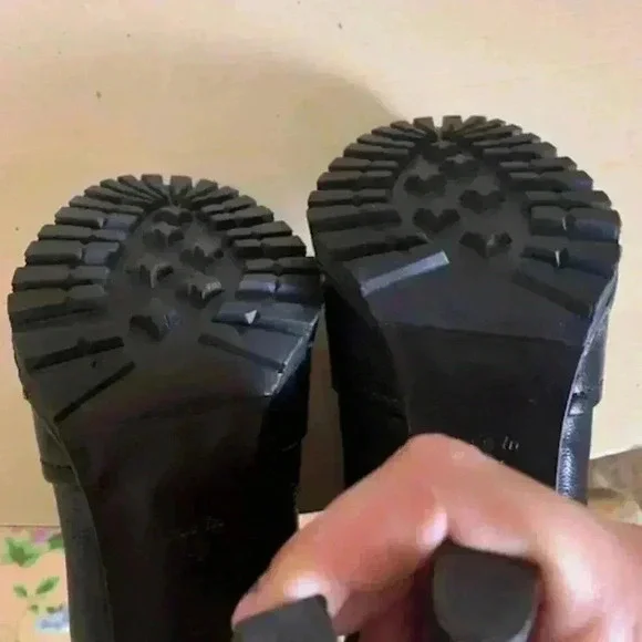 love moschino zipper ankle boots - Picture 5 of 5